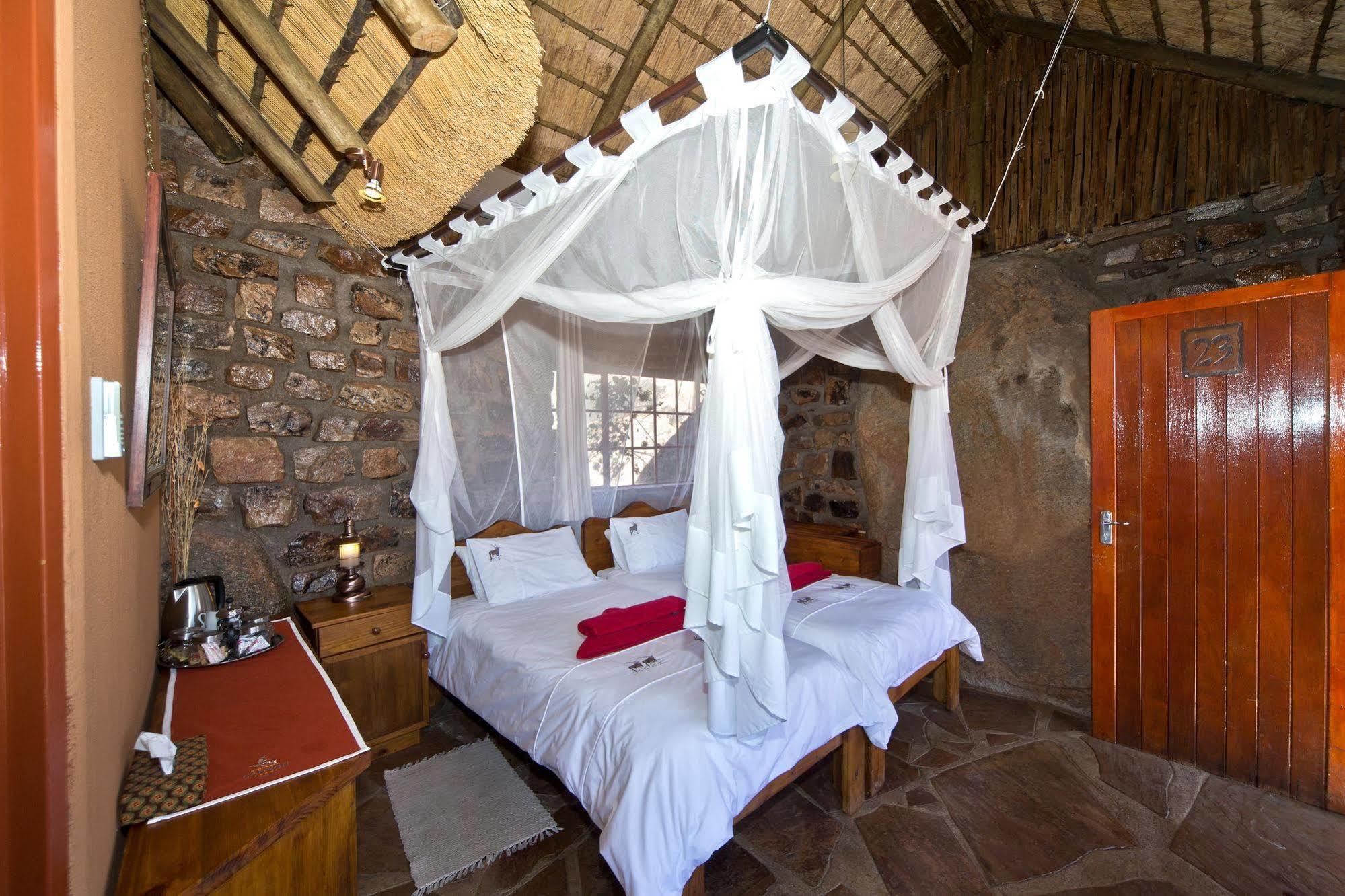 Gondwana Canyon Lodge Kanebis Buitenkant foto
