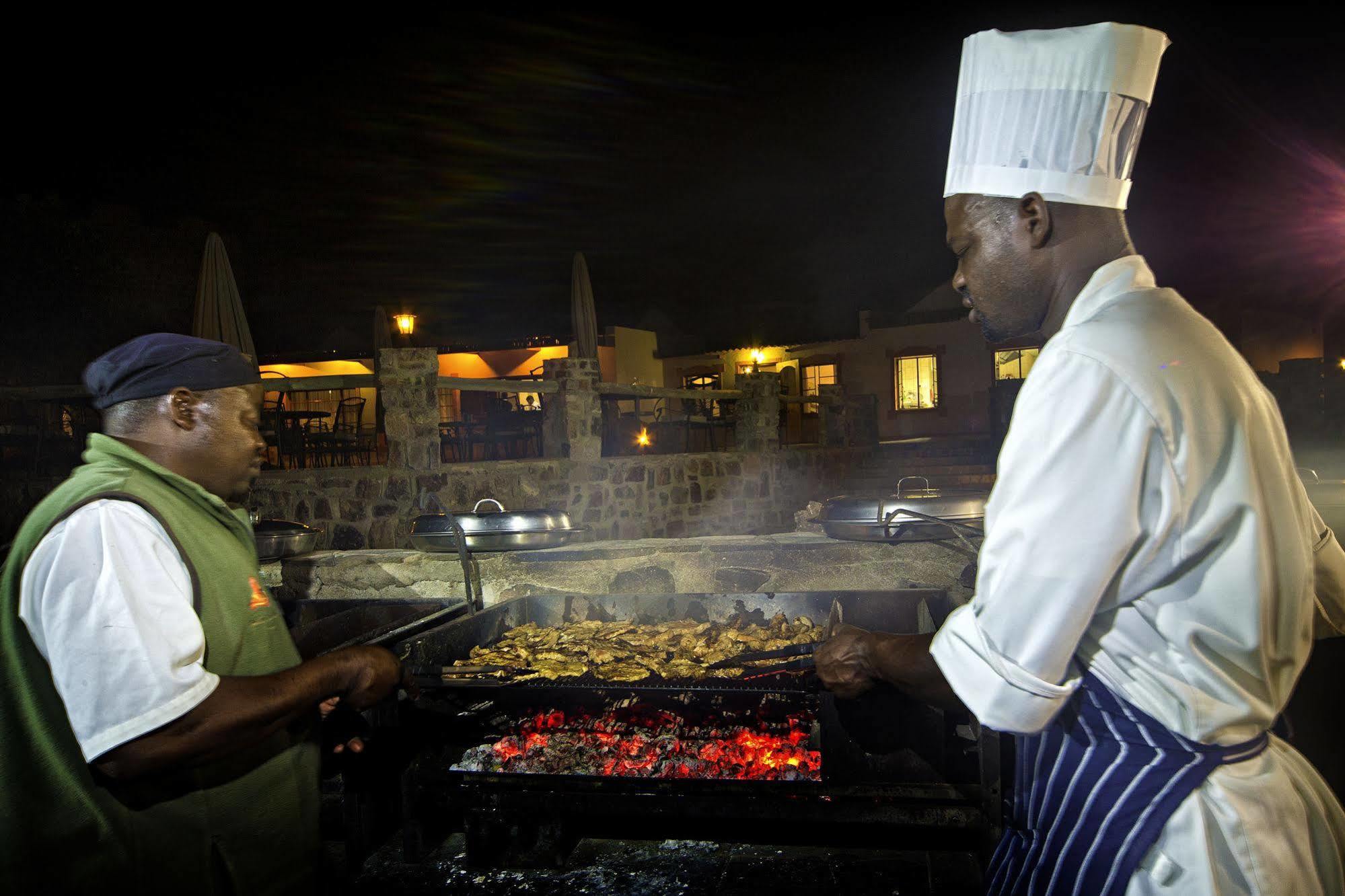 Gondwana Canyon Lodge Kanebis Buitenkant foto